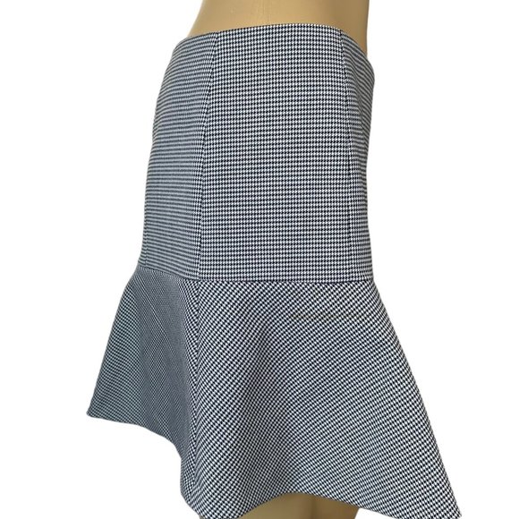 Theory Womens Trumpet Mini Skirt Size 2 Black White Wool Houndstooth Pattern - Picture 3 of 11